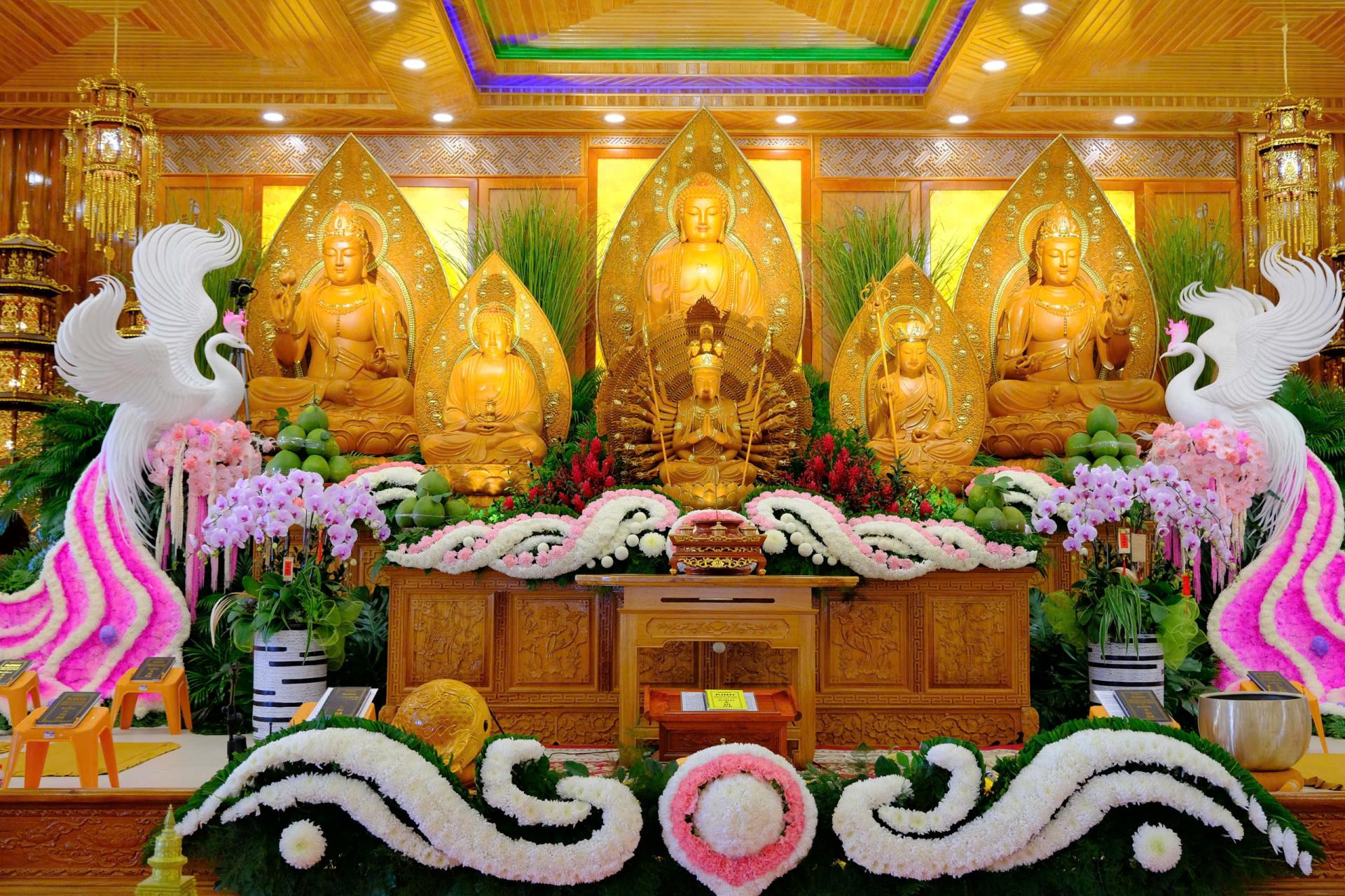 cong-tu-le-tat-nien-ki-niem-25-nam-thanh-lap-chua-quan-the-am-nam-2024-20-12-giap-thin-al-chua-quan-the-am-duc-trong-lam-dong-36.jpg