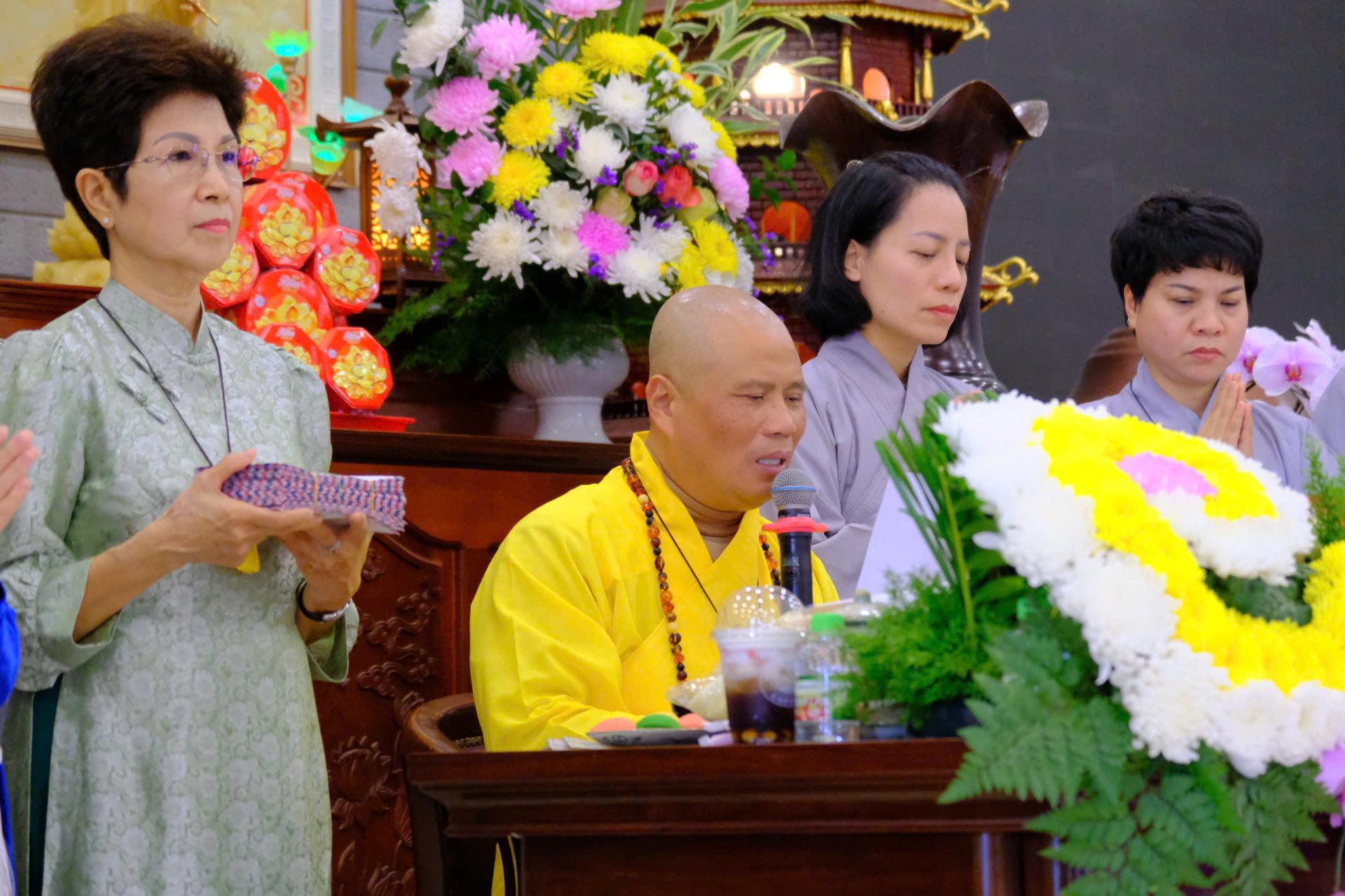 cung-duong-trai-tang-le-tat-nien-2024-chua-quan-the-am-ngay-20-12-giap-thin-al-chua-quan-the-am-duc-trong-lam-dong-17.jpg