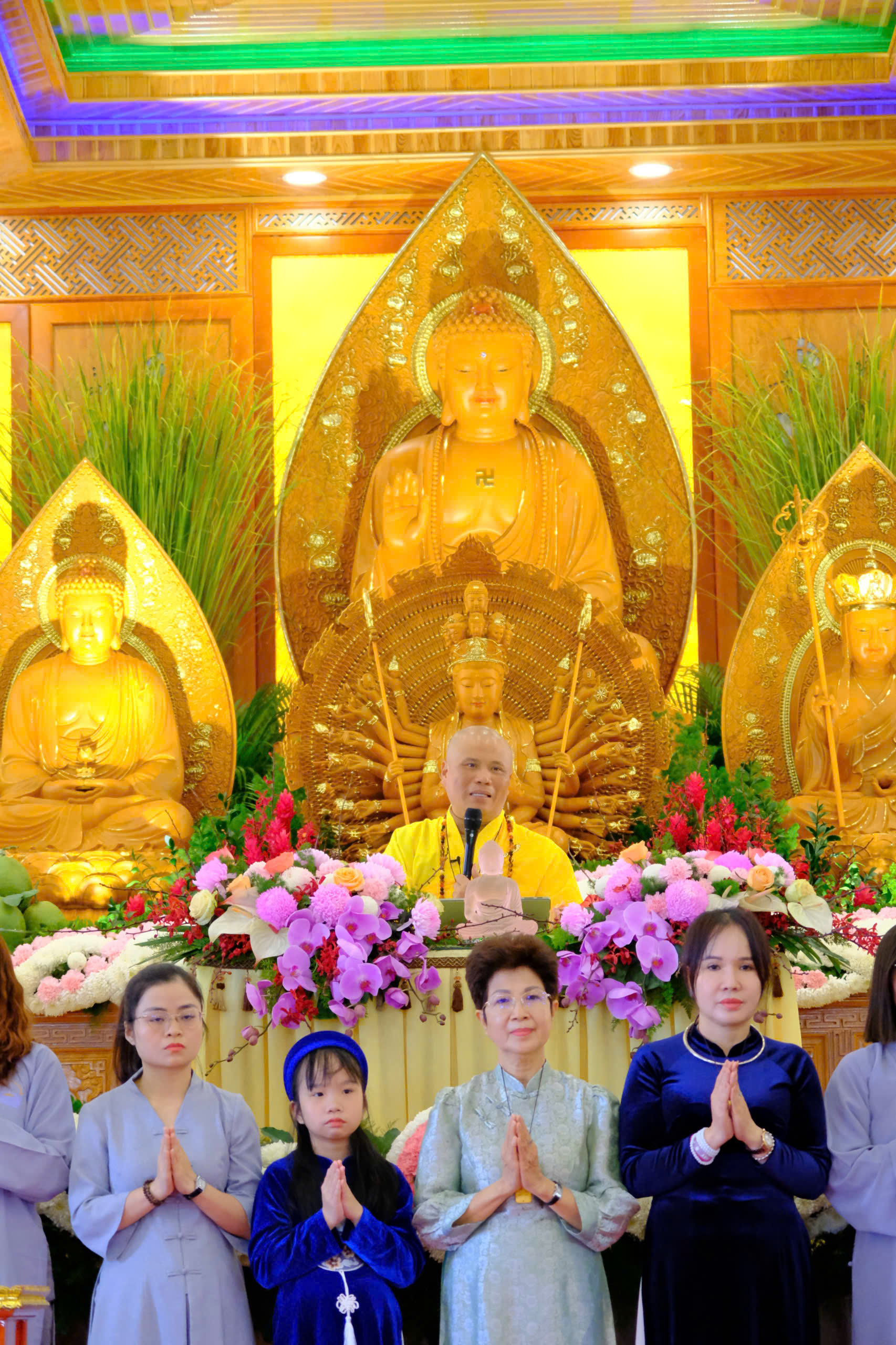 cung-duong-trai-tang-le-tat-nien-2024-chua-quan-the-am-ngay-20-12-giap-thin-al-chua-quan-the-am-duc-trong-lam-dong-24.jpg