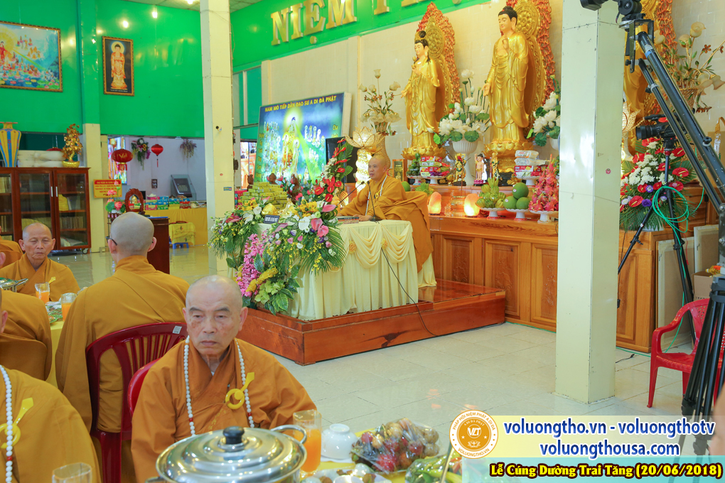 cung-duong-trai-tang-tai-chua-quan-the-am-ngay-20-6-2018-chua-quan-the-am-duc-trong-lam-dong-15.jpg
