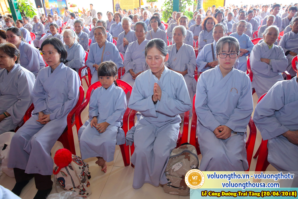 cung-duong-trai-tang-tai-chua-quan-the-am-ngay-20-6-2018-chua-quan-the-am-duc-trong-lam-dong-18.jpg