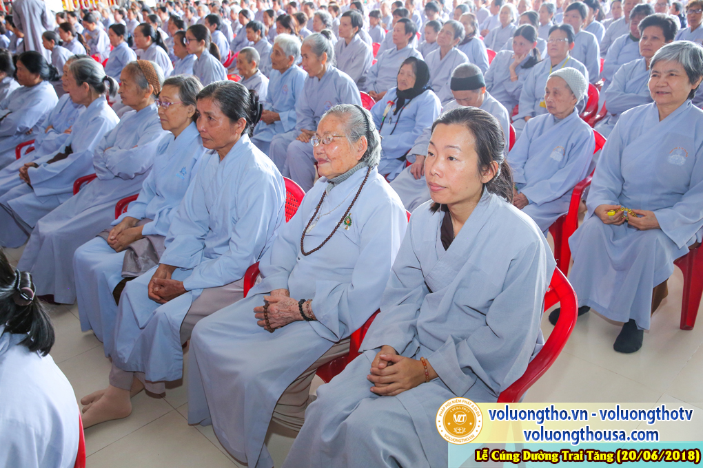cung-duong-trai-tang-tai-chua-quan-the-am-ngay-20-6-2018-chua-quan-the-am-duc-trong-lam-dong-22.jpg