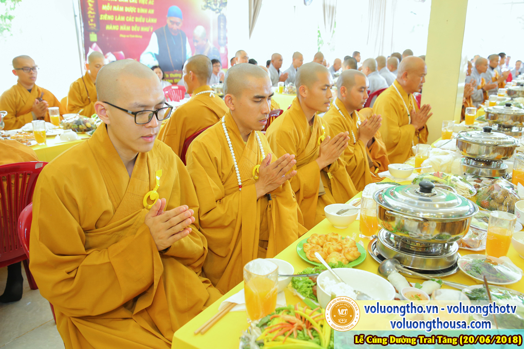 cung-duong-trai-tang-tai-chua-quan-the-am-ngay-20-6-2018-chua-quan-the-am-duc-trong-lam-dong-29.jpg