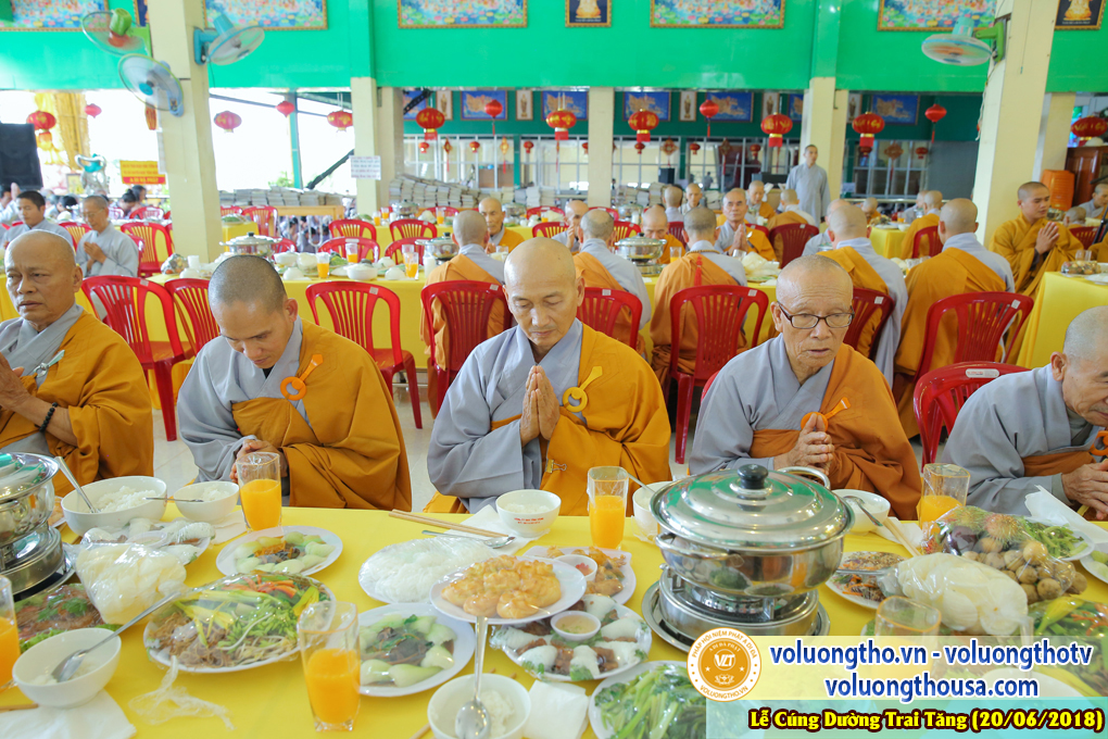 cung-duong-trai-tang-tai-chua-quan-the-am-ngay-20-6-2018-chua-quan-the-am-duc-trong-lam-dong-31.jpg