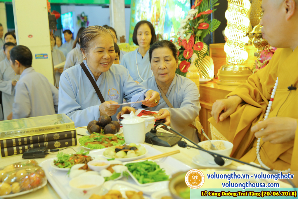 cung-duong-trai-tang-tai-chua-quan-the-am-ngay-20-6-2018-chua-quan-the-am-duc-trong-lam-dong-36.jpg