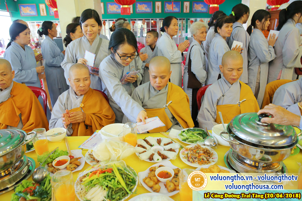 cung-duong-trai-tang-tai-chua-quan-the-am-ngay-20-6-2018-chua-quan-the-am-duc-trong-lam-dong-51.jpg