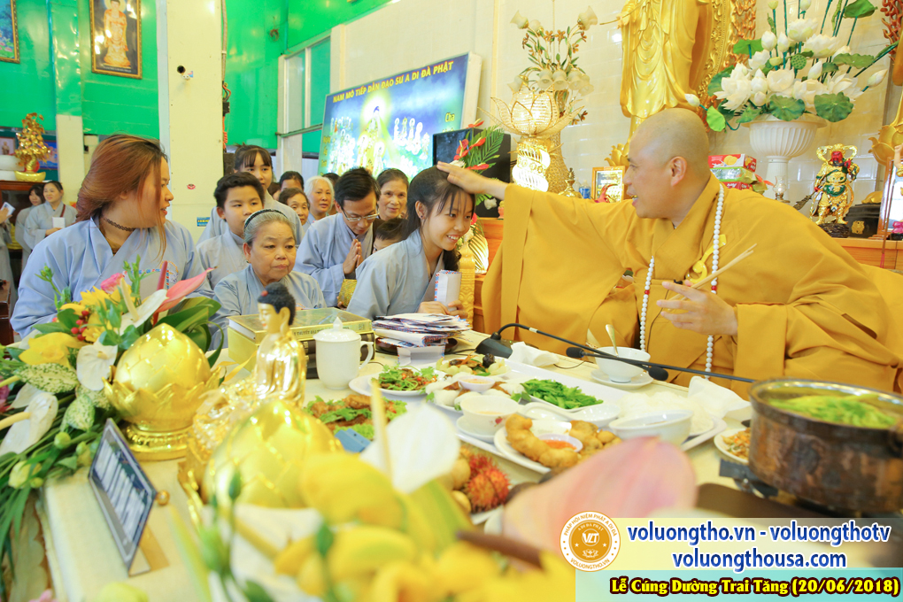 cung-duong-trai-tang-tai-chua-quan-the-am-ngay-20-6-2018-chua-quan-the-am-duc-trong-lam-dong-52.jpg