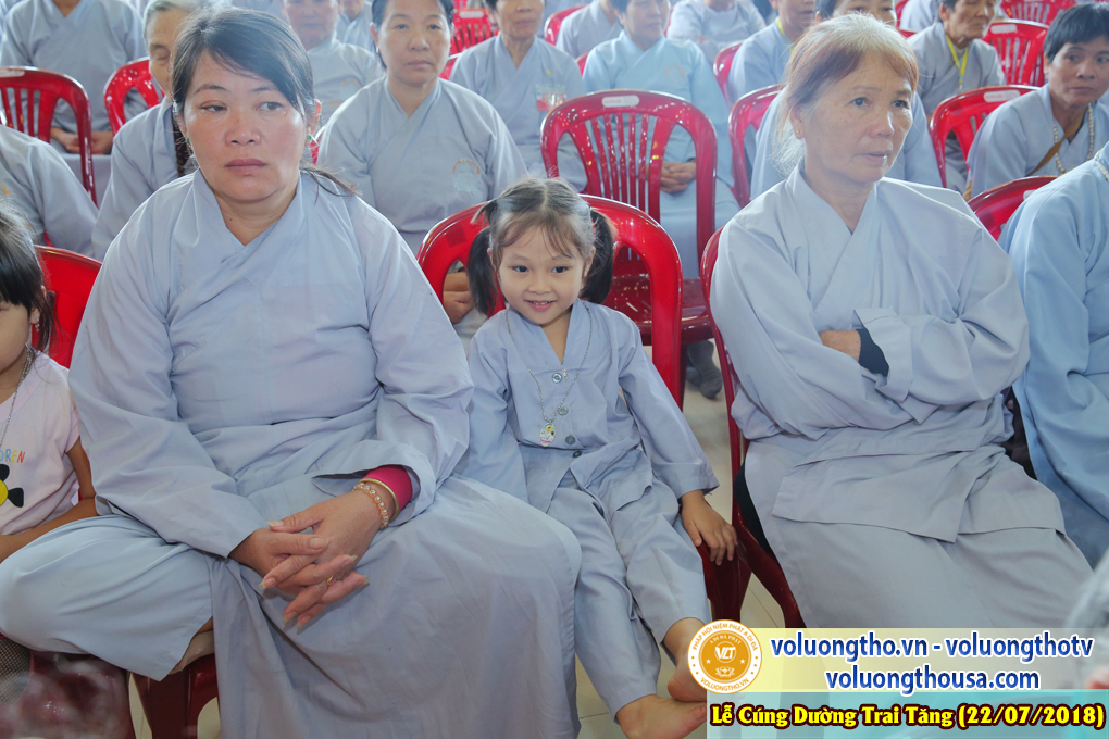 cung-duong-trai-tang-tai-chua-quan-the-am-ngay-22-7-2018-chua-quan-the-am-duc-trong-lam-dong-21.jpg