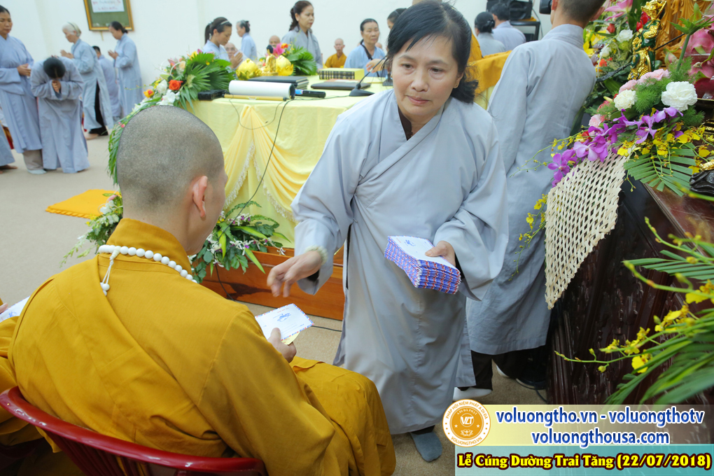 cung-duong-trai-tang-tai-chua-quan-the-am-ngay-22-7-2018-chua-quan-the-am-duc-trong-lam-dong-29.jpg