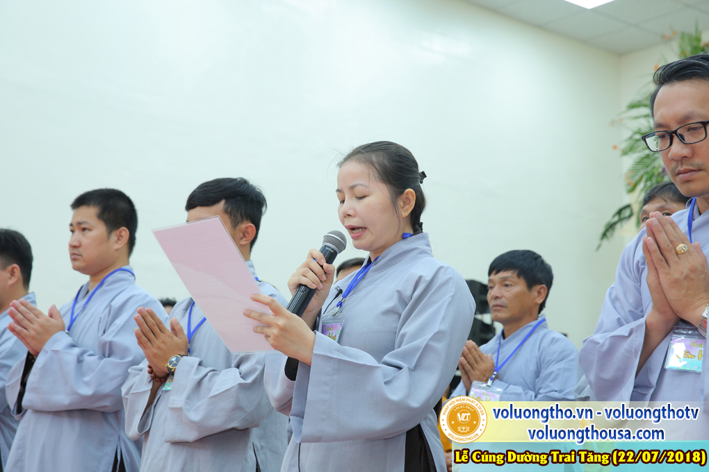 cung-duong-trai-tang-tai-chua-quan-the-am-ngay-22-7-2018-chua-quan-the-am-duc-trong-lam-dong-3.jpg