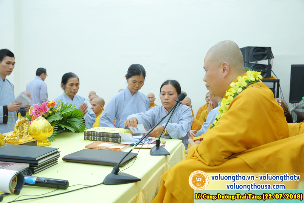 cung-duong-trai-tang-tai-chua-quan-the-am-ngay-22-7-2018-chua-quan-the-am-duc-trong-lam-dong-31.jpg