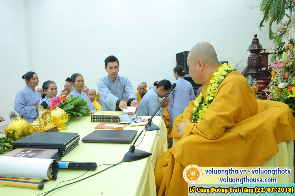 cung-duong-trai-tang-tai-chua-quan-the-am-ngay-22-7-2018-chua-quan-the-am-duc-trong-lam-dong-32.jpg
