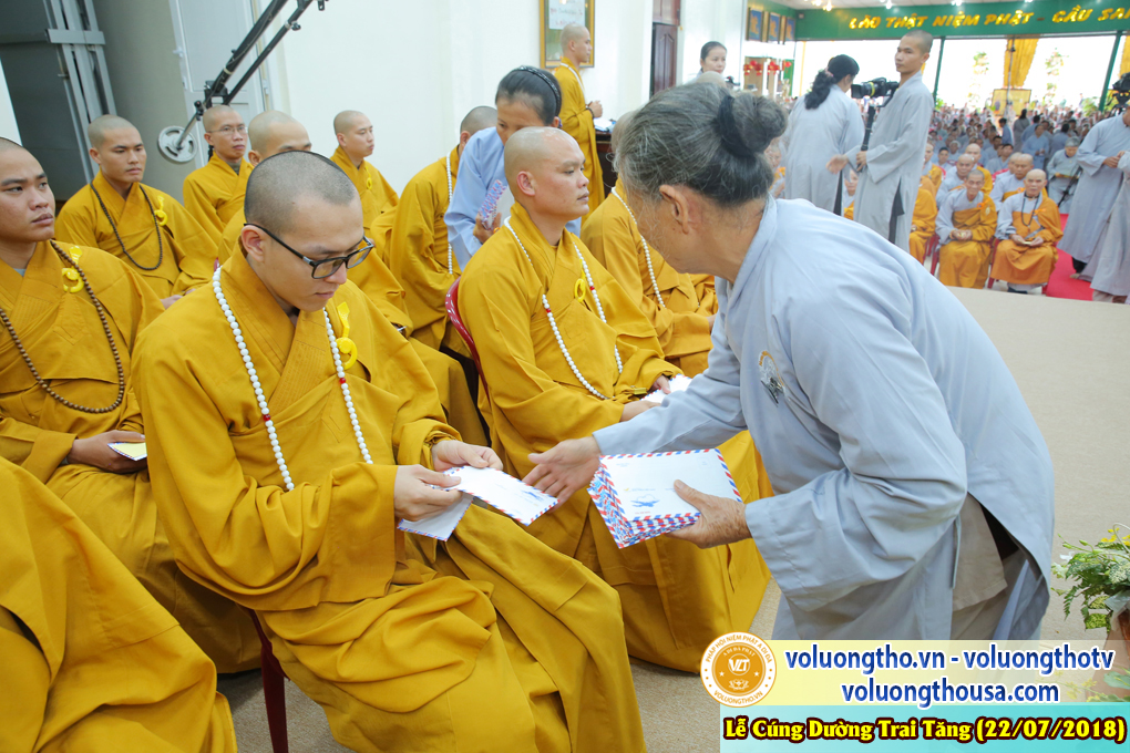 cung-duong-trai-tang-tai-chua-quan-the-am-ngay-22-7-2018-chua-quan-the-am-duc-trong-lam-dong-33.jpg