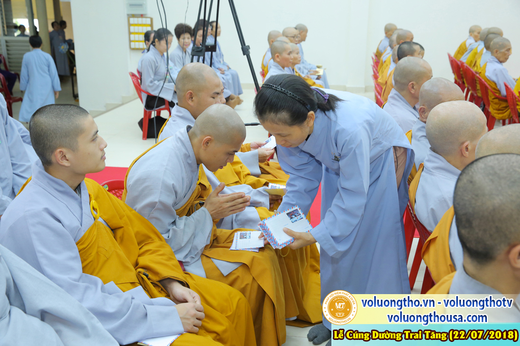 cung-duong-trai-tang-tai-chua-quan-the-am-ngay-22-7-2018-chua-quan-the-am-duc-trong-lam-dong-39.jpg