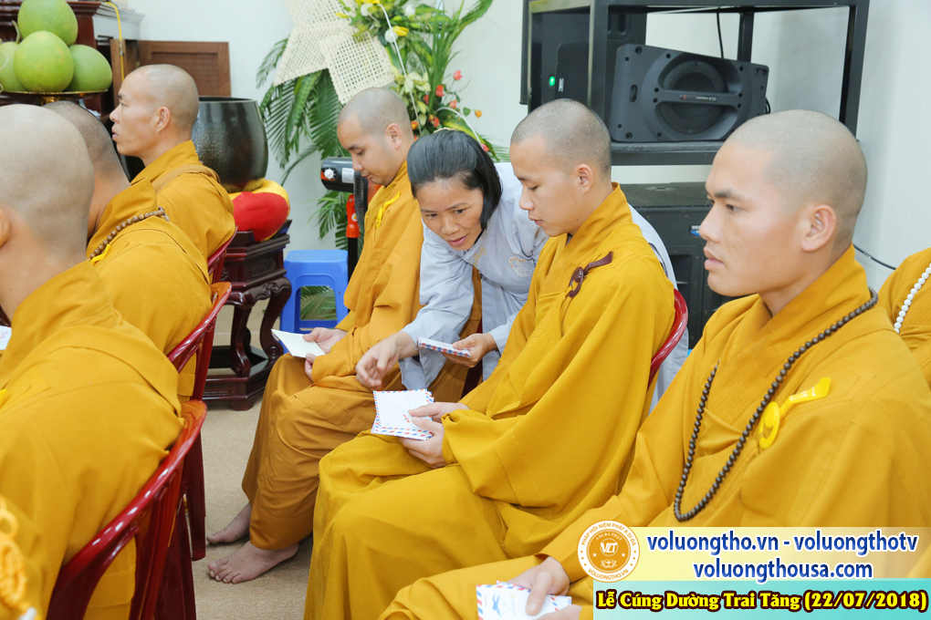 cung-duong-trai-tang-tai-chua-quan-the-am-ngay-22-7-2018-chua-quan-the-am-duc-trong-lam-dong-40.jpg