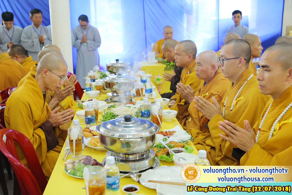 cung-duong-trai-tang-tai-chua-quan-the-am-ngay-22-7-2018-chua-quan-the-am-duc-trong-lam-dong-47.jpg