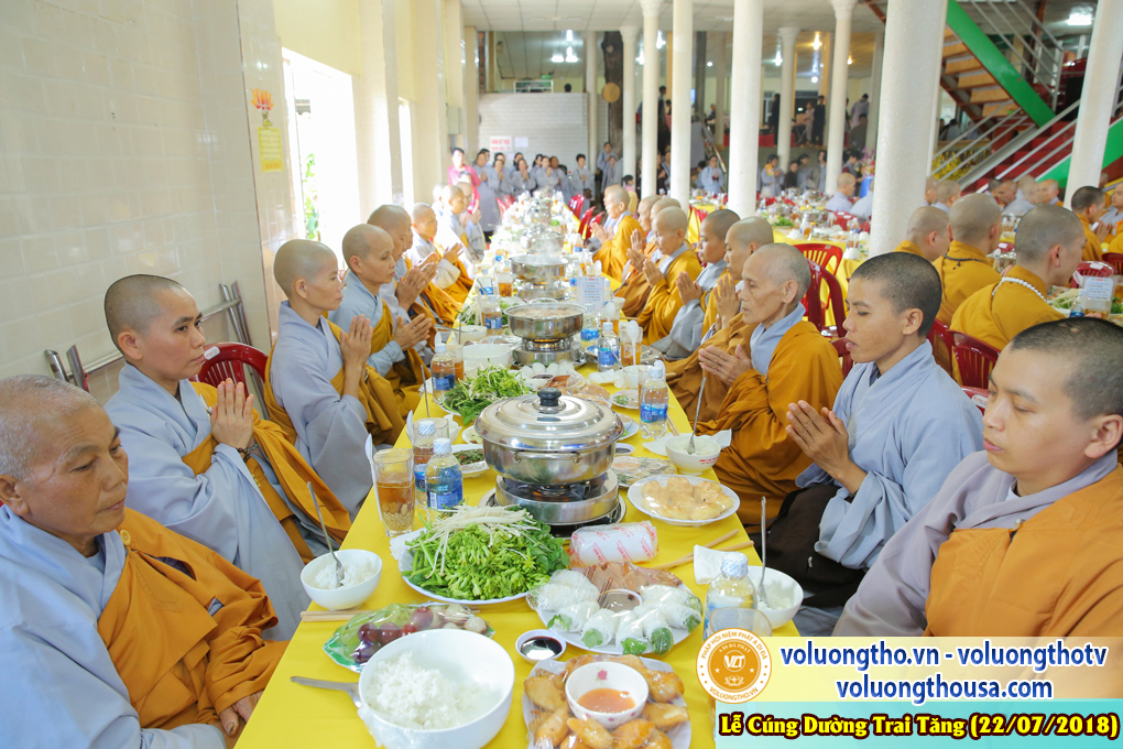 cung-duong-trai-tang-tai-chua-quan-the-am-ngay-22-7-2018-chua-quan-the-am-duc-trong-lam-dong-50.jpg