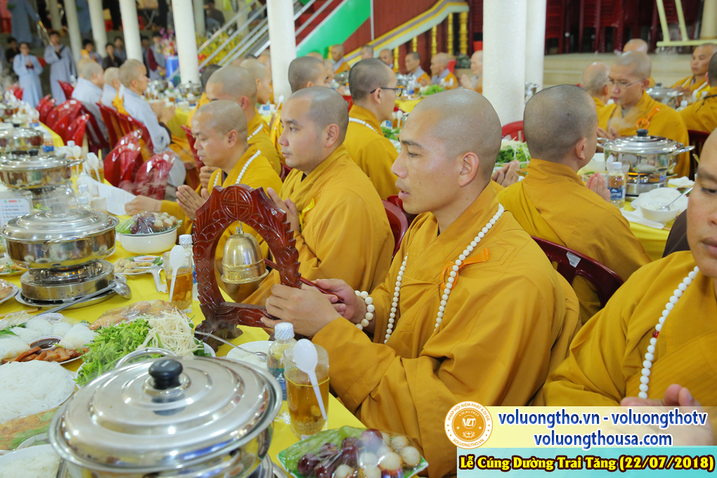 cung-duong-trai-tang-tai-chua-quan-the-am-ngay-22-7-2018-chua-quan-the-am-duc-trong-lam-dong-52.jpg