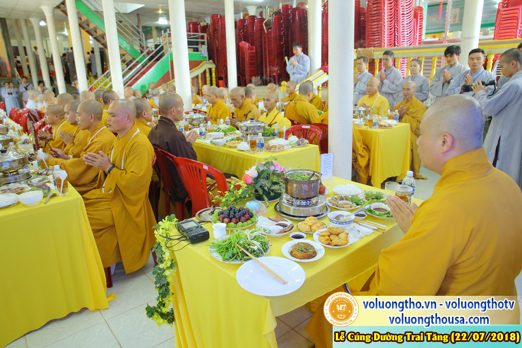 cung-duong-trai-tang-tai-chua-quan-the-am-ngay-22-7-2018-chua-quan-the-am-duc-trong-lam-dong-56.jpg