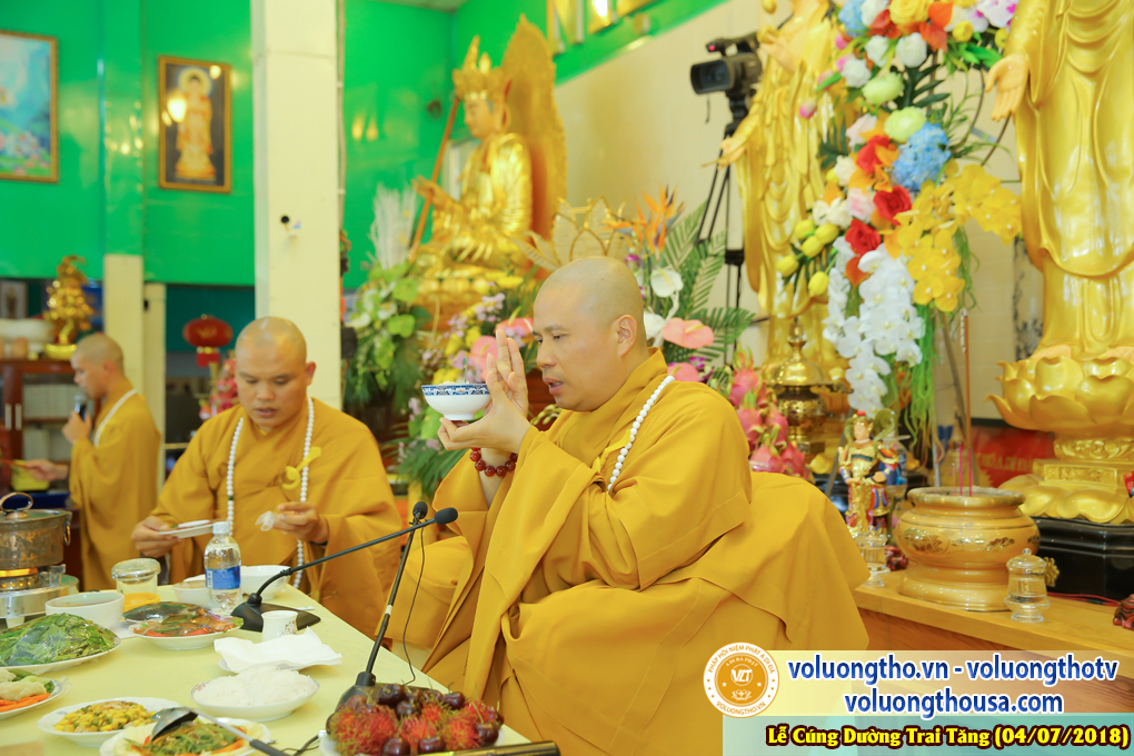 cung-duong-trai-tang-tai-chua-quan-the-am-ngay-4-7-2018-chua-quan-the-am-duc-trong-lam-dong-28.jpg