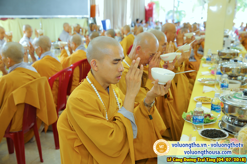 cung-duong-trai-tang-tai-chua-quan-the-am-ngay-4-7-2018-chua-quan-the-am-duc-trong-lam-dong-30.jpg