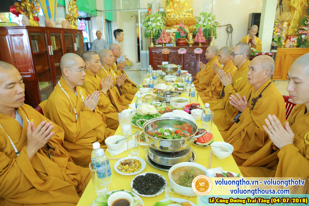 cung-duong-trai-tang-tai-chua-quan-the-am-ngay-4-7-2018-chua-quan-the-am-duc-trong-lam-dong-35.jpg