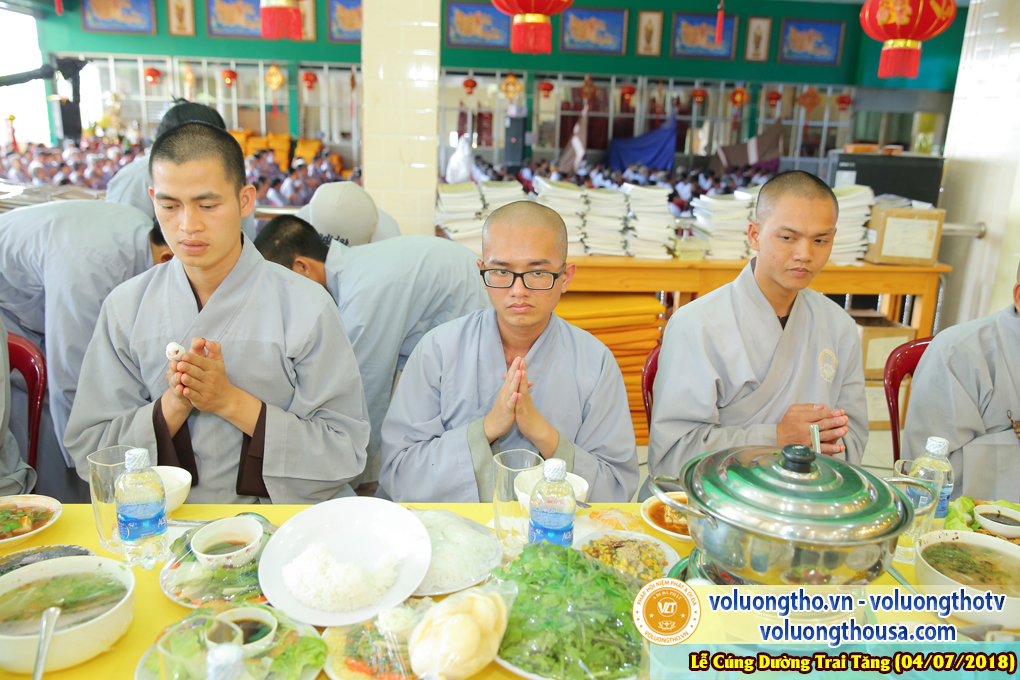 cung-duong-trai-tang-tai-chua-quan-the-am-ngay-4-7-2018-chua-quan-the-am-duc-trong-lam-dong-40.jpg