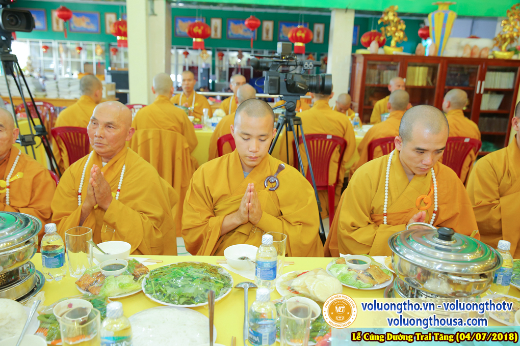 cung-duong-trai-tang-tai-chua-quan-the-am-ngay-4-7-2018-chua-quan-the-am-duc-trong-lam-dong-41.jpg