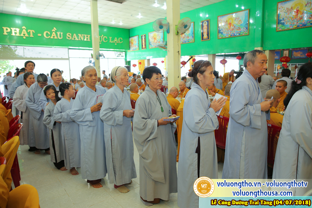 cung-duong-trai-tang-tai-chua-quan-the-am-ngay-4-7-2018-chua-quan-the-am-duc-trong-lam-dong-42.jpg