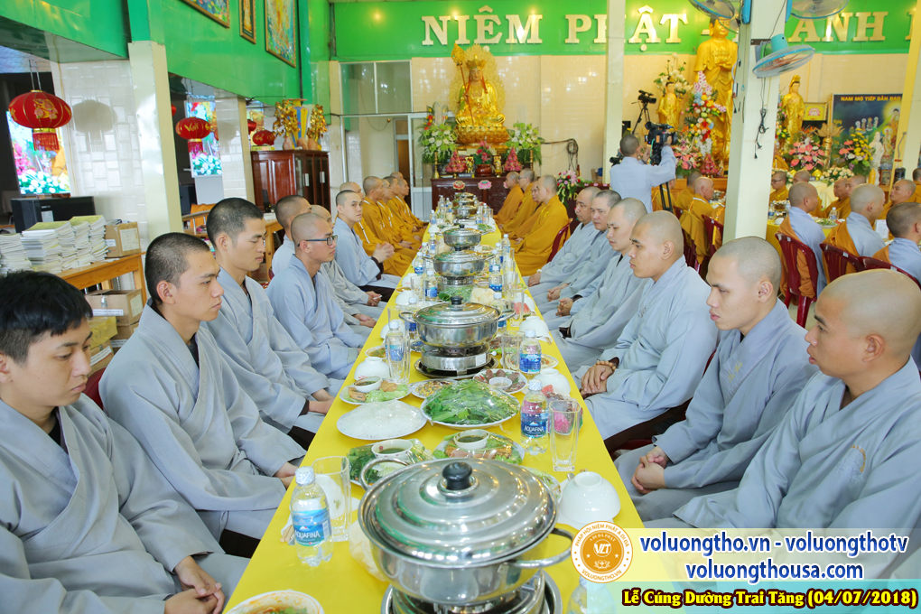 cung-duong-trai-tang-tai-chua-quan-the-am-ngay-4-7-2018-chua-quan-the-am-duc-trong-lam-dong-5.jpg