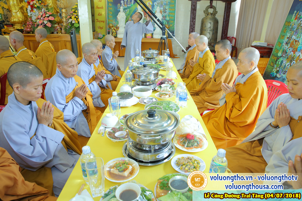 cung-duong-trai-tang-tai-chua-quan-the-am-ngay-4-7-2018-chua-quan-the-am-duc-trong-lam-dong-60.jpg