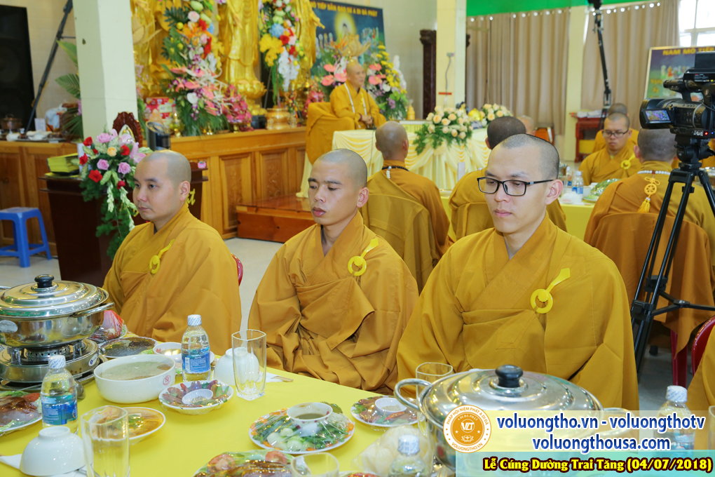 cung-duong-trai-tang-tai-chua-quan-the-am-ngay-4-7-2018-chua-quan-the-am-duc-trong-lam-dong-7.jpg