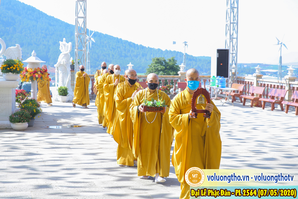 dai-le-phat-dan-nam-2020-chua-quan-the-am-duc-trong-lam-dong-12.jpg
