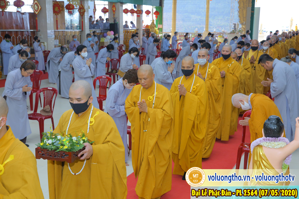 dai-le-phat-dan-nam-2020-chua-quan-the-am-duc-trong-lam-dong-47.jpg