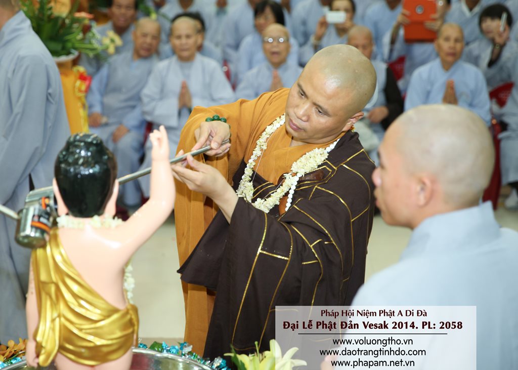 dai-le-phat-dan-vesak-2014-chua-quan-the-am-duc-trong-lam-dong-38.jpg