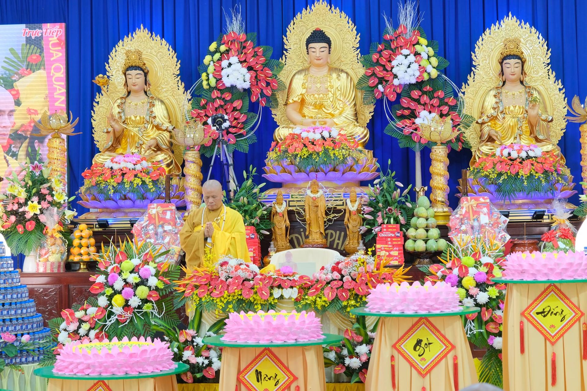 giang-phap-buoi-phat-dan-ngay-19-5-2024-ngay-12-4-giap-thin-chua-quan-the-am-duc-trong-lam-dong-11.jpg