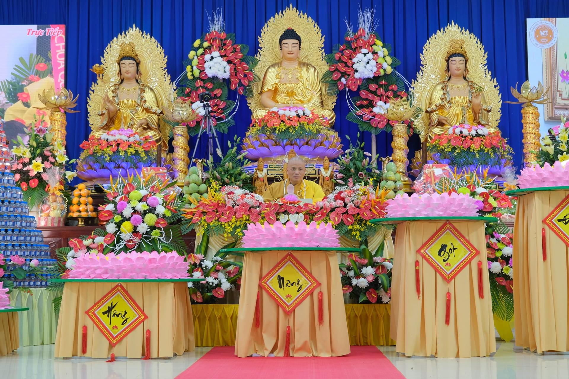 giang-phap-buoi-phat-dan-ngay-19-5-2024-ngay-12-4-giap-thin-chua-quan-the-am-duc-trong-lam-dong-3.jpg