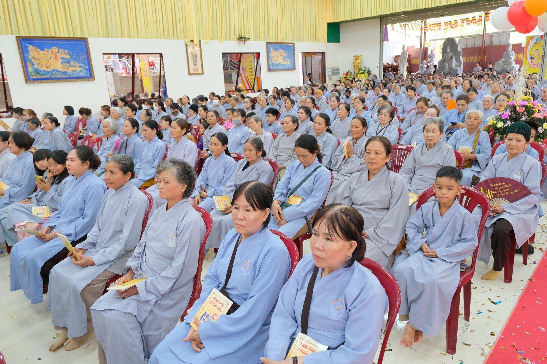 giang-phap-buoi-phat-dan-ngay-19-5-2024-ngay-12-4-giap-thin-chua-quan-the-am-duc-trong-lam-dong-32.jpg