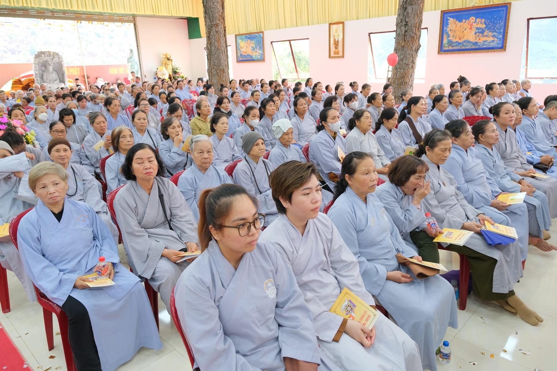 giang-phap-buoi-phat-dan-ngay-19-5-2024-ngay-12-4-giap-thin-chua-quan-the-am-duc-trong-lam-dong-33.jpg