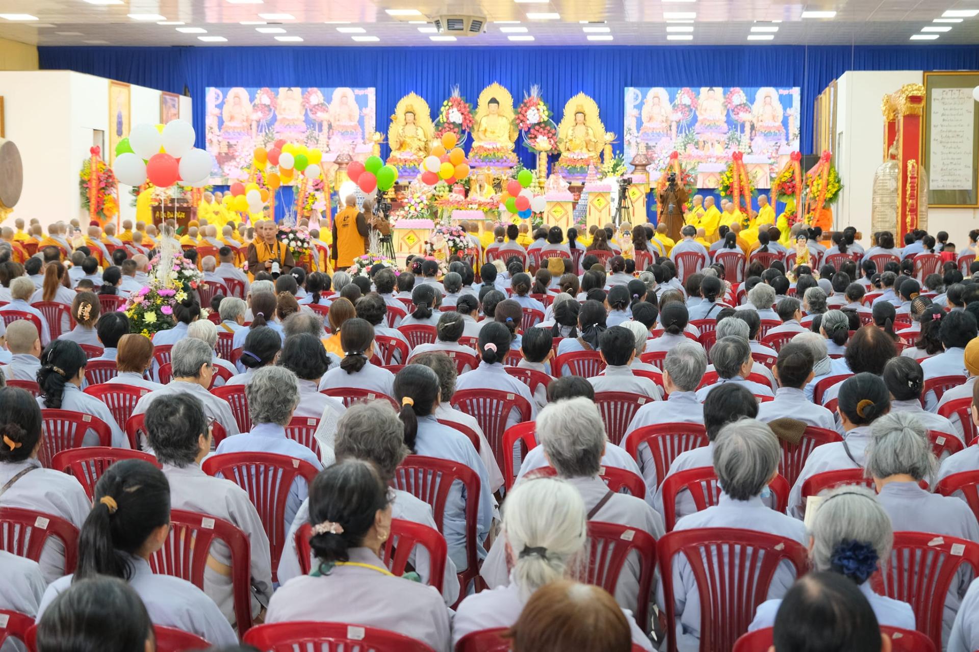 giang-phap-buoi-phat-dan-ngay-19-5-2024-ngay-12-4-giap-thin-chua-quan-the-am-duc-trong-lam-dong-43.jpg