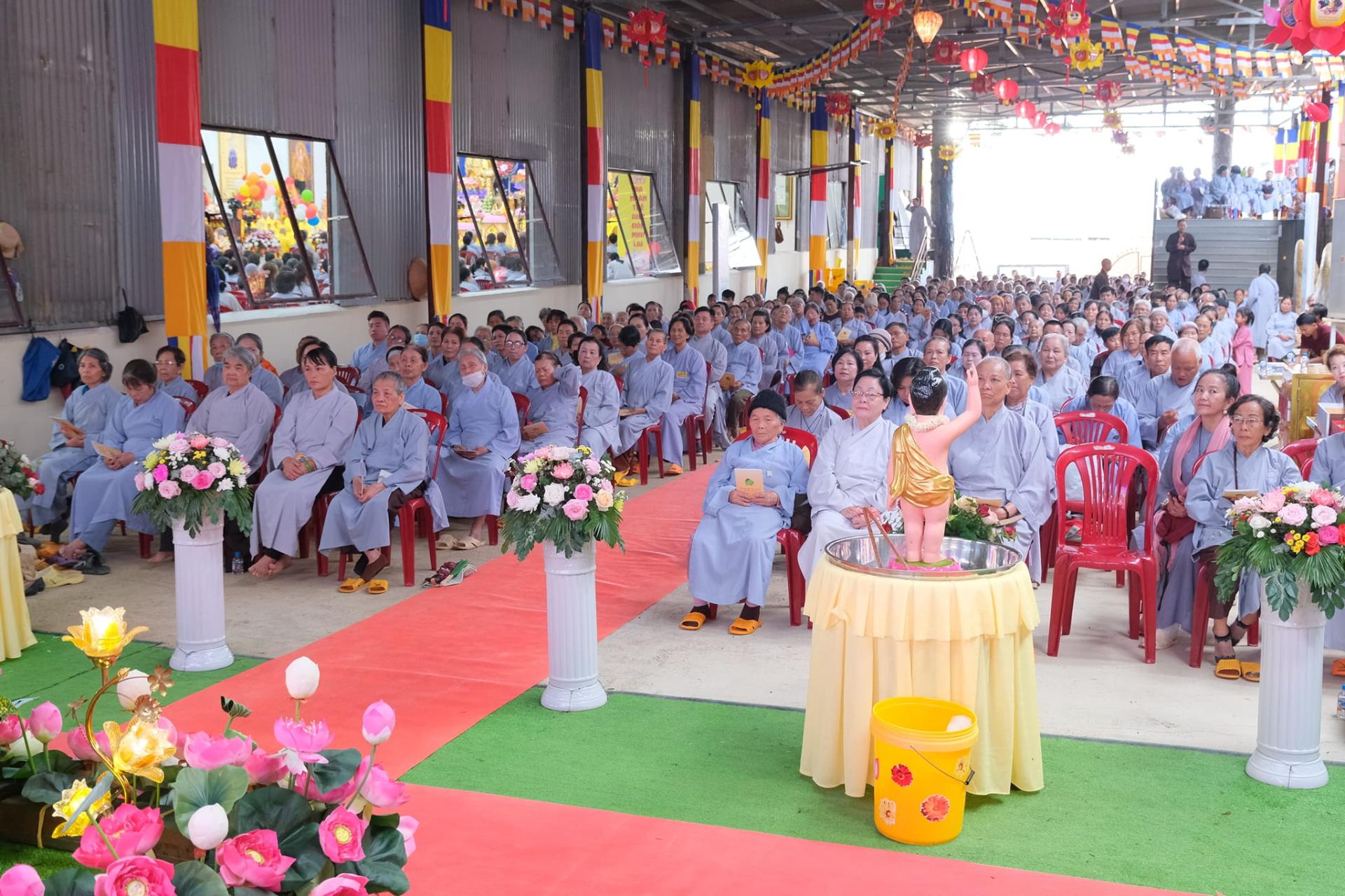 giang-phap-buoi-phat-dan-ngay-19-5-2024-ngay-12-4-giap-thin-chua-quan-the-am-duc-trong-lam-dong-44.jpg