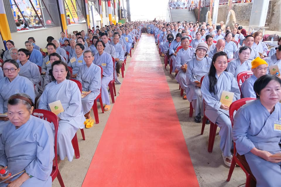 giang-phap-buoi-phat-dan-ngay-19-5-2024-ngay-12-4-giap-thin-chua-quan-the-am-duc-trong-lam-dong-47.jpg