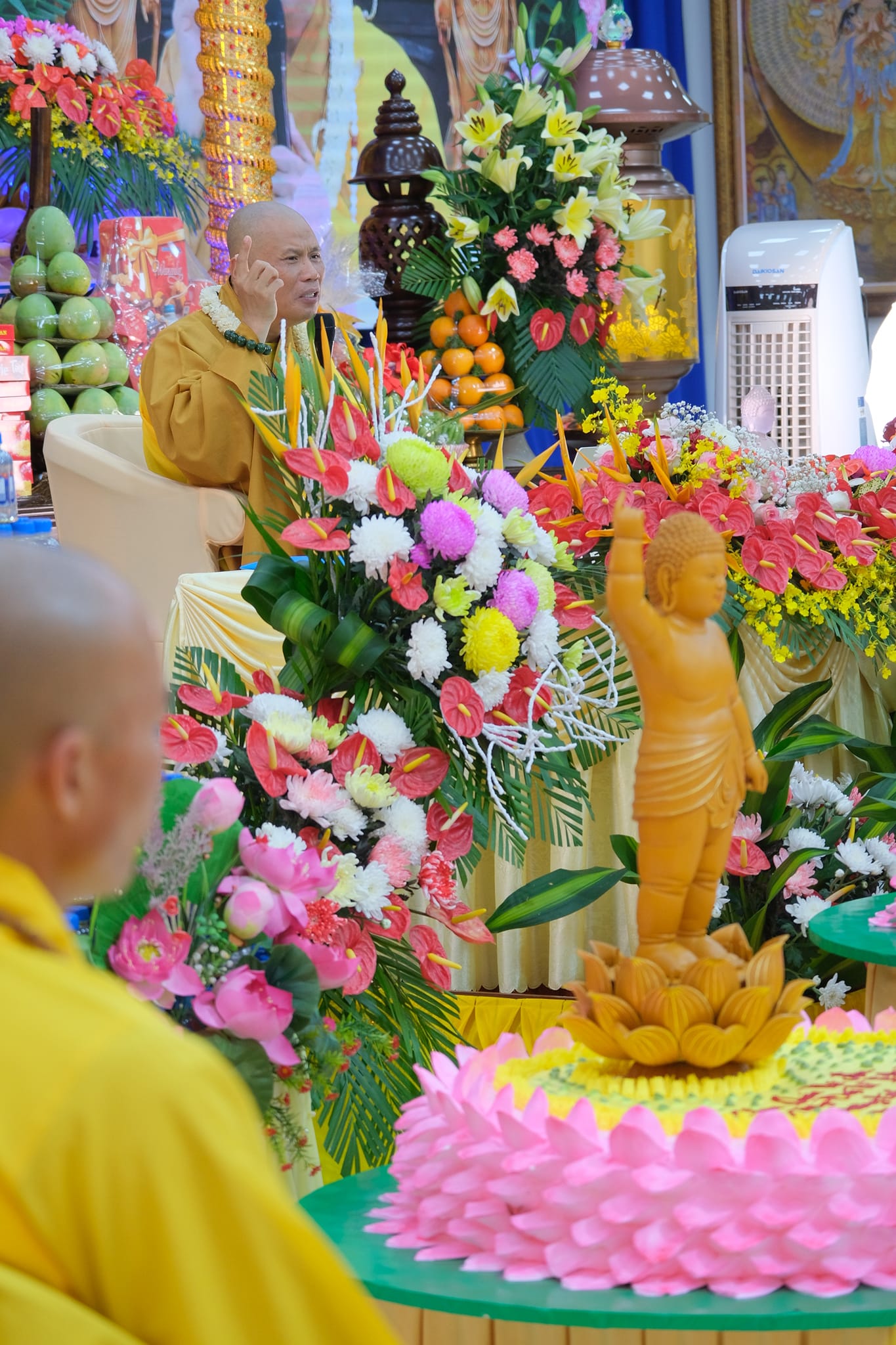 giang-phap-buoi-phat-dan-ngay-19-5-2024-ngay-12-4-giap-thin-chua-quan-the-am-duc-trong-lam-dong-52.jpg