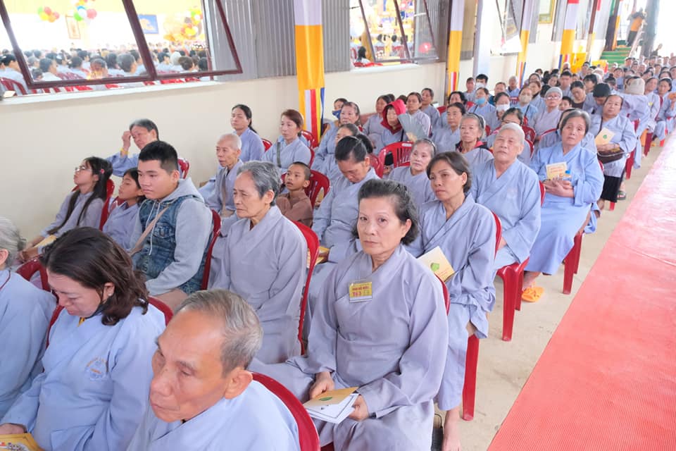 giang-phap-buoi-phat-dan-ngay-19-5-2024-ngay-12-4-giap-thin-chua-quan-the-am-duc-trong-lam-dong-53.jpg