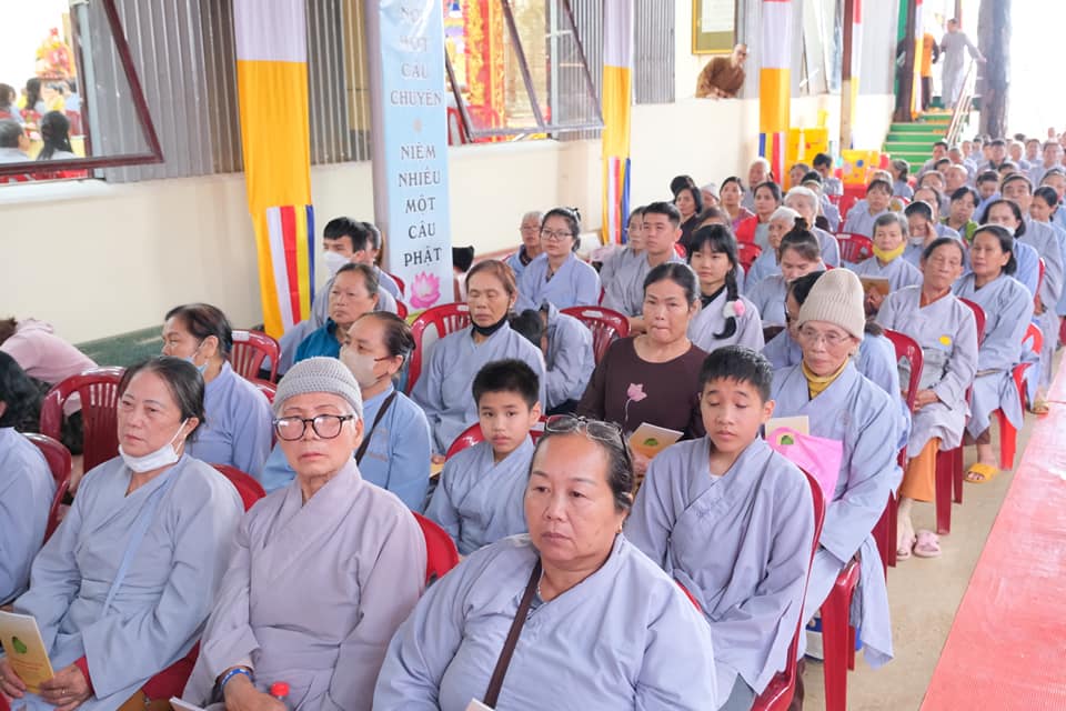 giang-phap-buoi-phat-dan-ngay-19-5-2024-ngay-12-4-giap-thin-chua-quan-the-am-duc-trong-lam-dong-54.jpg