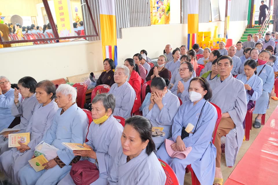 giang-phap-buoi-phat-dan-ngay-19-5-2024-ngay-12-4-giap-thin-chua-quan-the-am-duc-trong-lam-dong-57.jpg