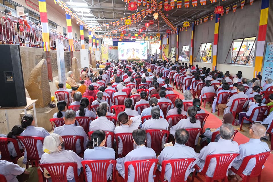 giang-phap-buoi-phat-dan-ngay-19-5-2024-ngay-12-4-giap-thin-chua-quan-the-am-duc-trong-lam-dong-62.jpg