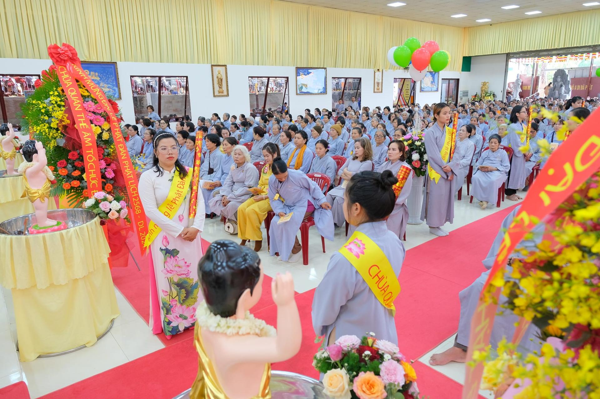 giang-phap-buoi-phat-dan-ngay-19-5-2024-ngay-12-4-giap-thin-chua-quan-the-am-duc-trong-lam-dong-66.jpg