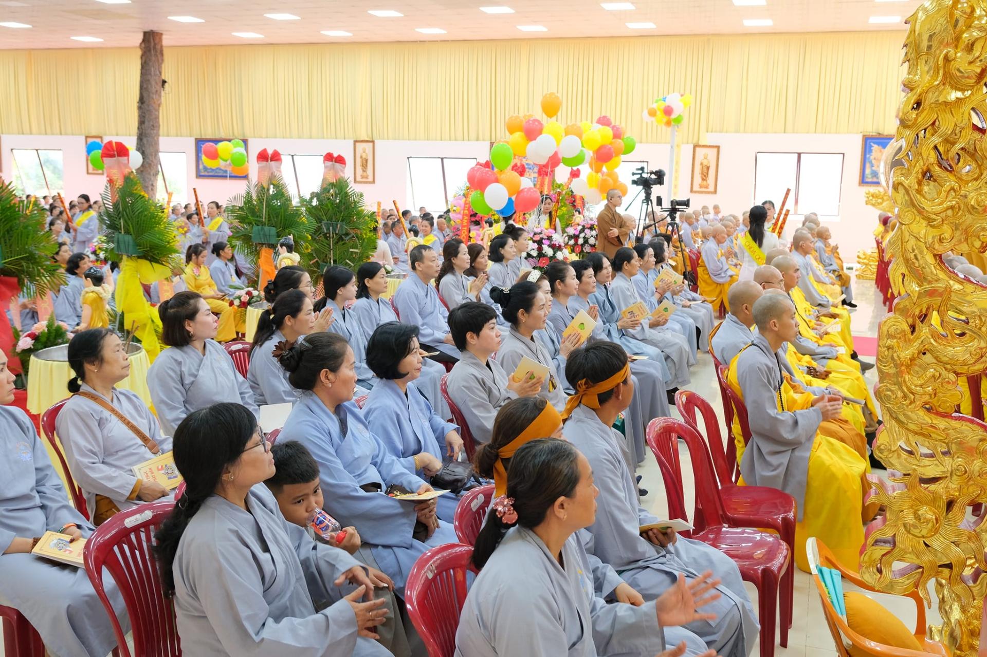 giang-phap-buoi-phat-dan-ngay-19-5-2024-ngay-12-4-giap-thin-chua-quan-the-am-duc-trong-lam-dong-76.jpg