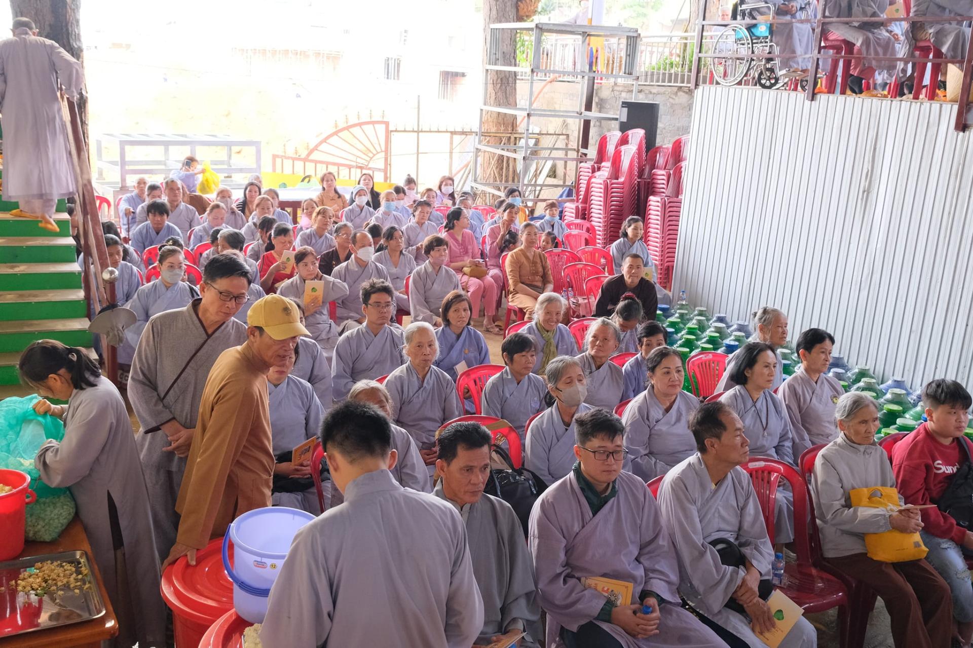 giang-phap-buoi-phat-dan-ngay-19-5-2024-ngay-12-4-giap-thin-chua-quan-the-am-duc-trong-lam-dong-77.jpg